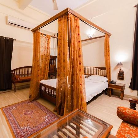 ג'ודפור Sisodia Hotel & Resorts מראה חיצוני תמונה