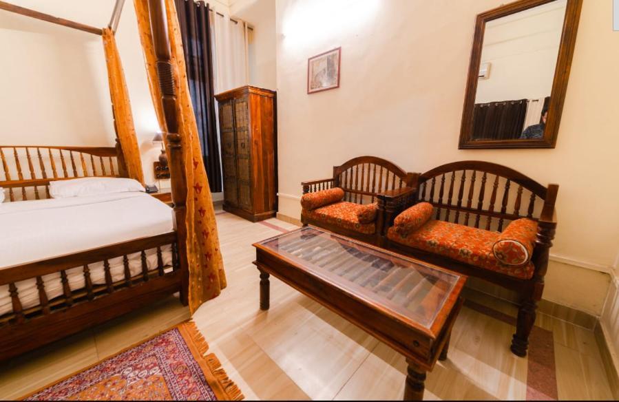 ג'ודפור Sisodia Hotel & Resorts מראה חיצוני תמונה